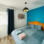 Feriehus Maison Chaleureuse ,avec Piscine, Spa, Futuroscope *
