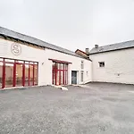 Feriehus Maison Chaleureuse ,avec Piscine, Spa, Futuroscope Jaunay-Clan