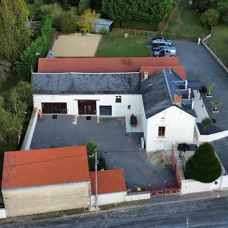 Maison Chaleureuse ,avec Piscine, Spa, Futuroscope Ferienhaus *