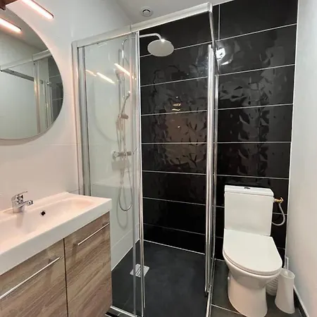 度假居 Maison Chaleureuse ,avec Piscine, Spa, Futuroscope *