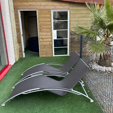 بيت للعطل Maison Chaleureuse ,avec Piscine, Spa, Futuroscope *