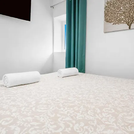 Maison, 6 Suites, Piscine, Jacuzzi, Futuroscope Hébergement de vacances Jaunay-Clan