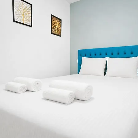 Hébergement de vacances Maison, 6 Suites, Piscine, Jacuzzi, Futuroscope Jaunay-Clan