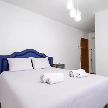 Maison, 6 Suites, Piscine, Jacuzzi, Futuroscope