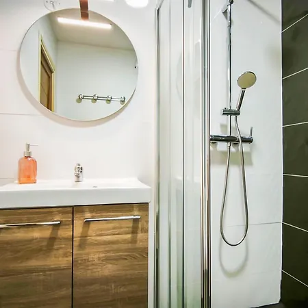 Maison, 6 Suites, Piscine, Jacuzzi, Futuroscope