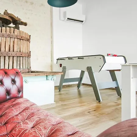 Nyaraló Maison, 6 Suites, Piscine, Jacuzzi, Futuroscope *