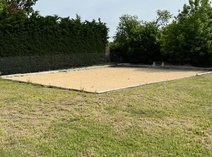 Сasa de vacaciones Maison Chaleureuse ,avec Piscine, Spa, Futuroscope *