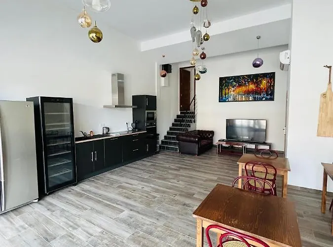 Maison Chaleureuse ,avec Piscine, Spa, Futuroscope Сasa de vacaciones Jaunay-Clan