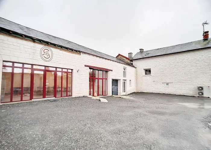 Сasa de vacaciones Maison Chaleureuse ,avec Piscine, Spa, Futuroscope Jaunay-Clan