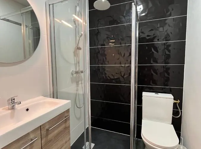 Сasa de vacaciones Maison Chaleureuse ,avec Piscine, Spa, Futuroscope *