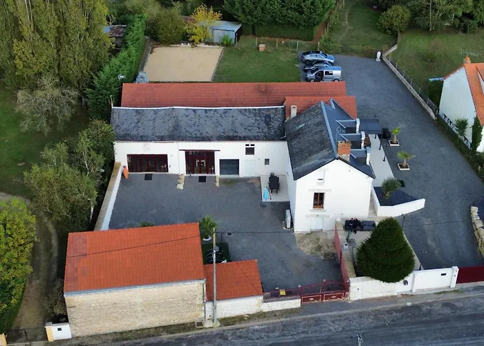 Maison Chaleureuse ,avec Piscine, Spa, Futuroscope Сasa de vacaciones *