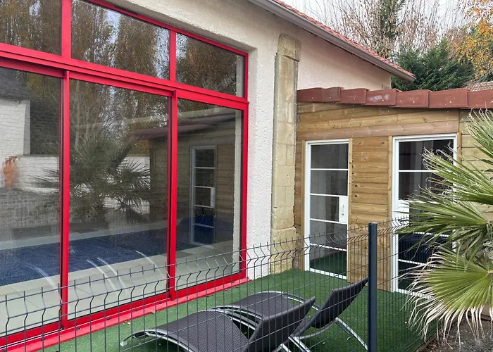 Σπίτι διακοπών Maison Chaleureuse ,avec Piscine, Spa, Futuroscope *